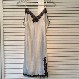 Victoria’s Secret white with black lace chemise/slip size medium